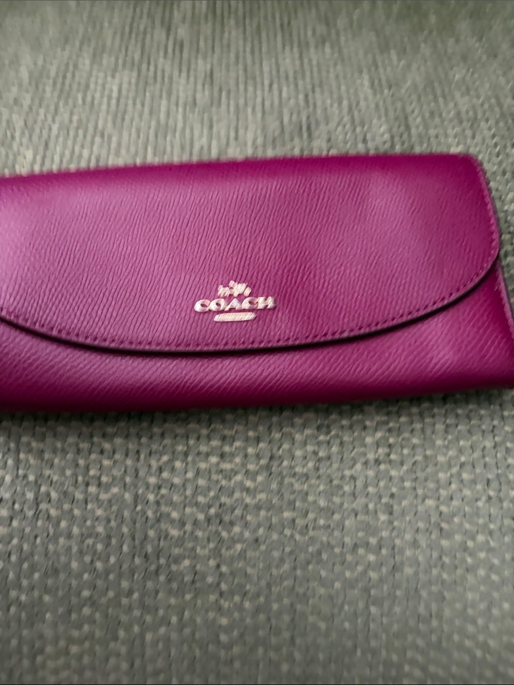 Coach 2016 Vintage Envelope Wallet in Magenta or Cranberry